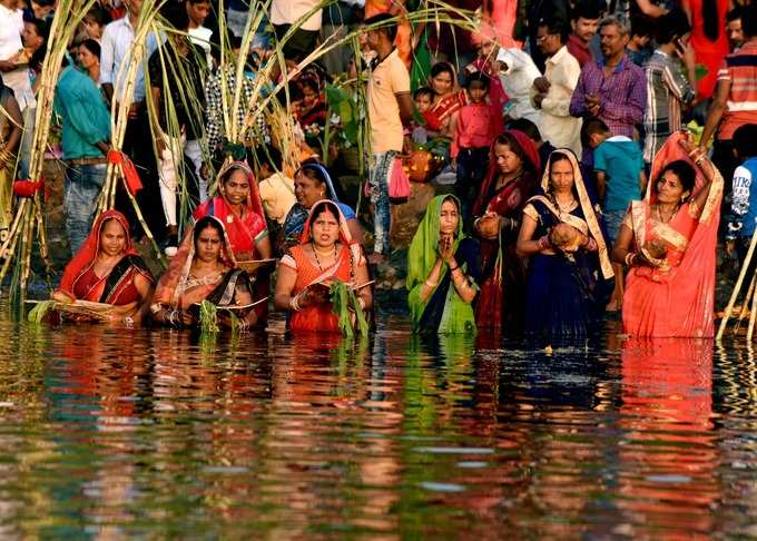 તાપી નદીના કિનારે કાર્યક્રમ