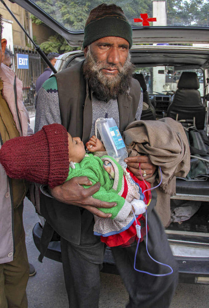 13 killed as bus falls down gorge in Kashmir