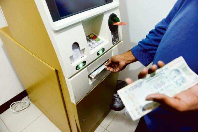 આવી રીતે પણ ઉપડી શકે છે ATMમાંથી પૈસા