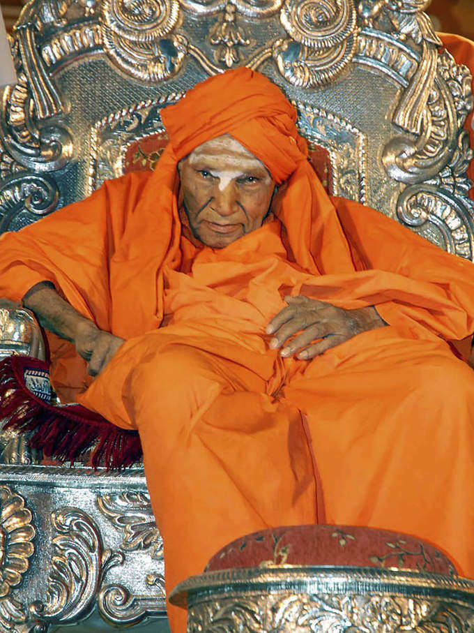 ‘The Walking God’ Shivakumara Swamiji dies at 111