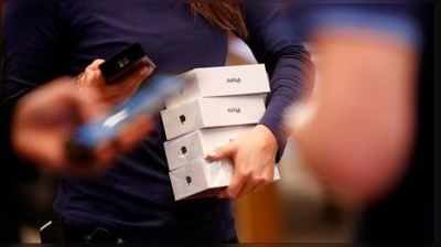 iPhone: વેચાણમાં ઘટાડો, આઈફોનના કારણે એપલનું ભવિષ્ય ધૂંધળું થયું છે?