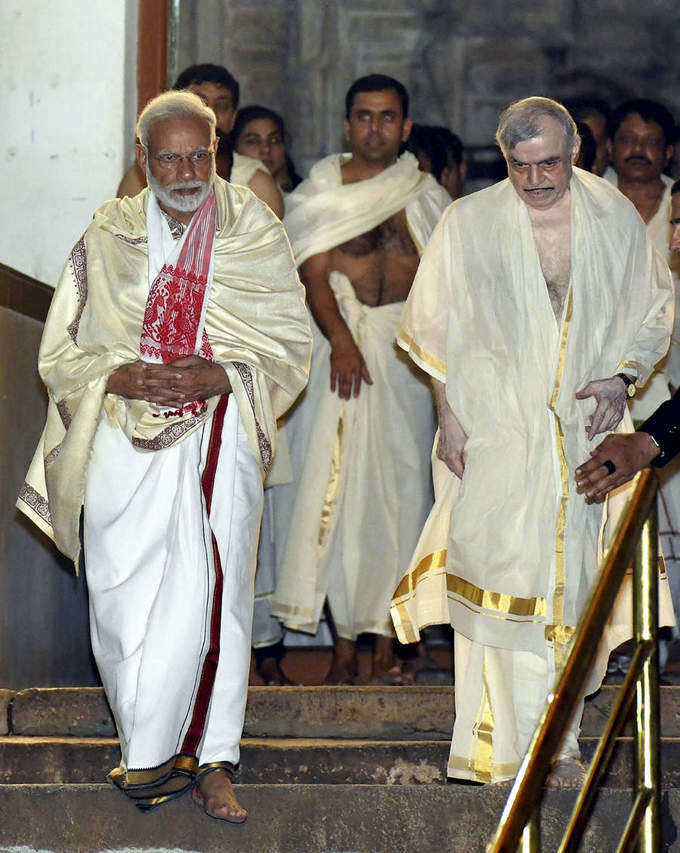 PM Modi offers prayers at Sree Padmanabhaswamy temple