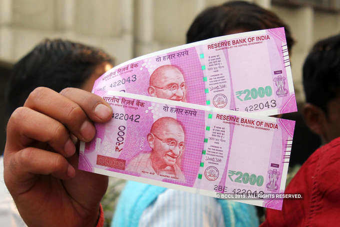 Govt indicates printing of Rs 2000 note stopped for now