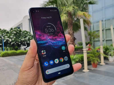 सस्ता हो गया 3 रियर कैमरे वाला Moto G8 Plus, जानें नई कीमत