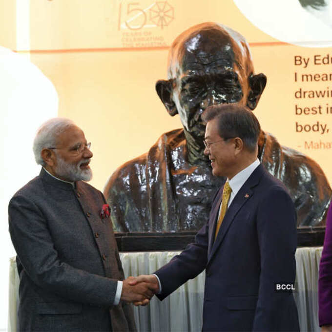 PM Modi unveils bust of Mahatma Gandhi in South Korea