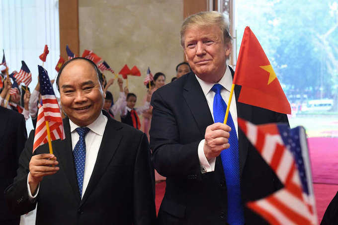 Donald Trump arrives in Vietnam ahead of summit