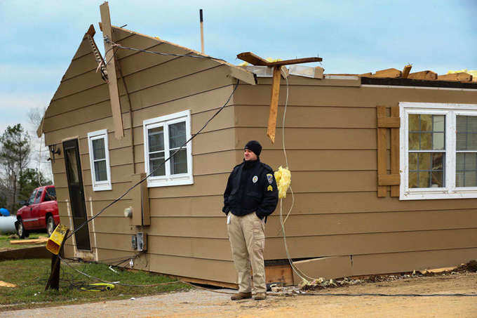 Tornado kills at least 23 in Alabama