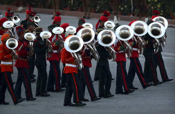 Beating the Retreat enthrals audience 