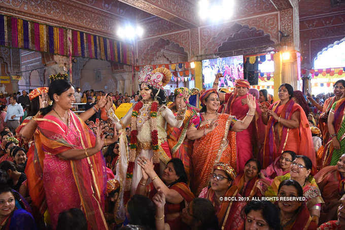 Devotees celebrate Faag Utsav in Jaipur