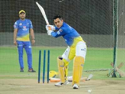 IPL 12: ધોનીની Chennai Super Kings ટીમે મેદાનમાં પાડ્યો પરસેવો