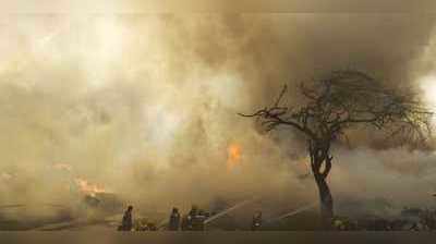 અમદાવાદઃ નારોલ પાસેના ગોડાઉનમાં ભીષણ આગ, 15 ફાયર ફાઈટર પહોંચ્યા
