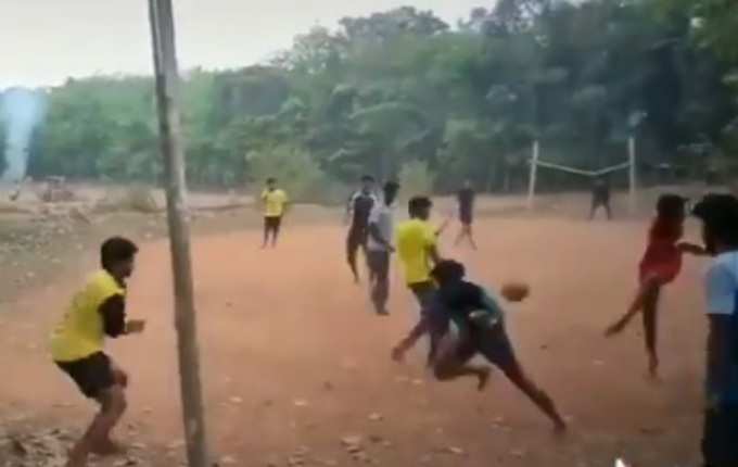 ​ഈ അദ്ഭുത ഗോളിയെ സൈന്‍ ചെയ്യൂ