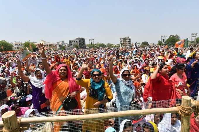 રાહુલનું નામ લીધા વગર મોદીએ કર્યા આકરા પ્રહાર