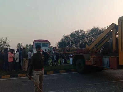 अयोध्याः रोडवेज बस और पिकअप की टक्कर में एक की मौत, 10 घायल
