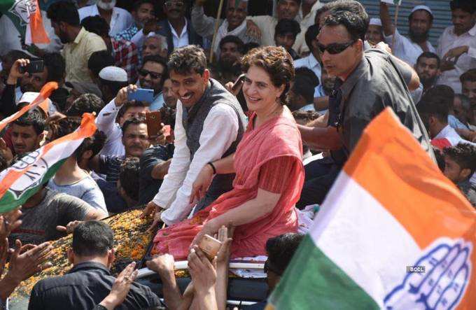 Priyanka Gandhi holds mega roadshow in Saharanpur 