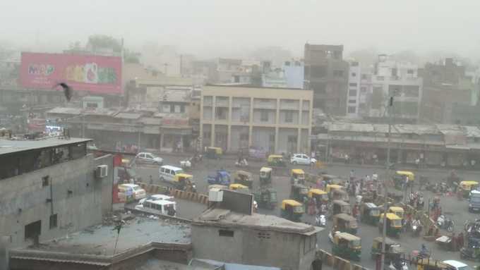 ગુજરાતમાં અનેક વિસ્તારોમાં ધૂળની આંધી અને વરસાદ