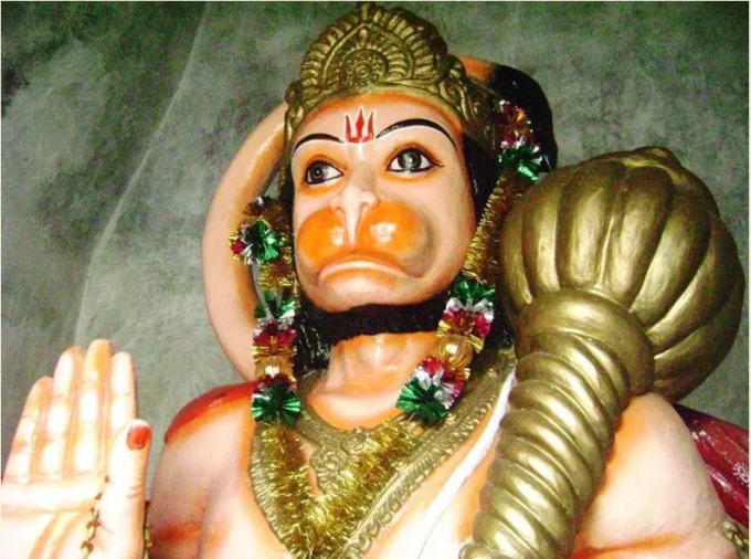 સૂર્ય દેવ અને હનુમાનજીની કરો આરાધના