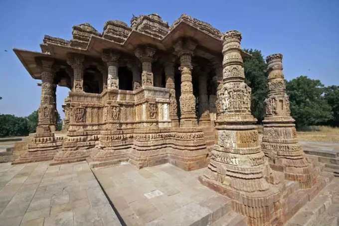 ​మోఢేరా సూర్య ఆలయం, మోఢేరా