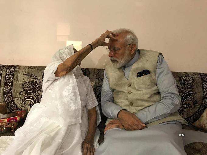 PM Modi seeks blessings from mother before casting vote