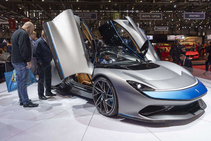 Spectacular cars unveiled at Geneva Auto Show