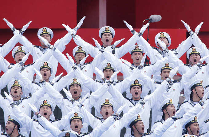 Chinese Navy puts military might on display 