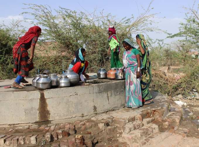 અંતિમ વિધિ માટે પણ રિવાજો છોડવા પડ્યા