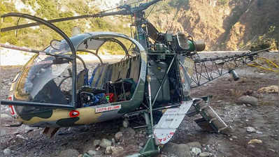 जम्मू-काश्मीर: चीता हेलिकॉप्टरची इमर्जन्सी लँडिंग