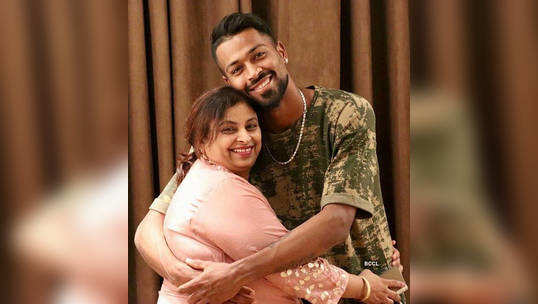 ​Cute pictures of Indian cricketers and their moms 