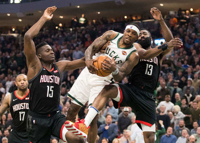 Bledsoe’s points lead Bucks to win against Rockets