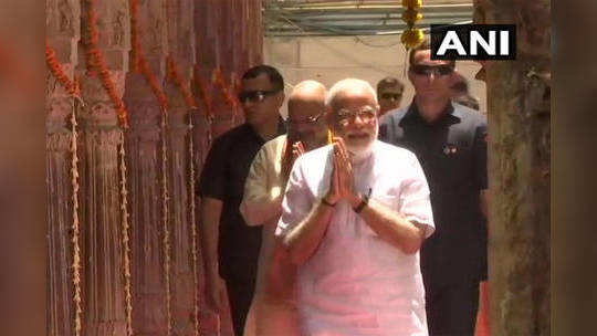 PM Modi offers prayer at Kashi Vishwanath temple in Varanasi 