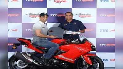 નવી TVS Apache RR 310 થઈ લોન્ચ, MS ધોની બન્યો પહેલો ગ્રાહક 