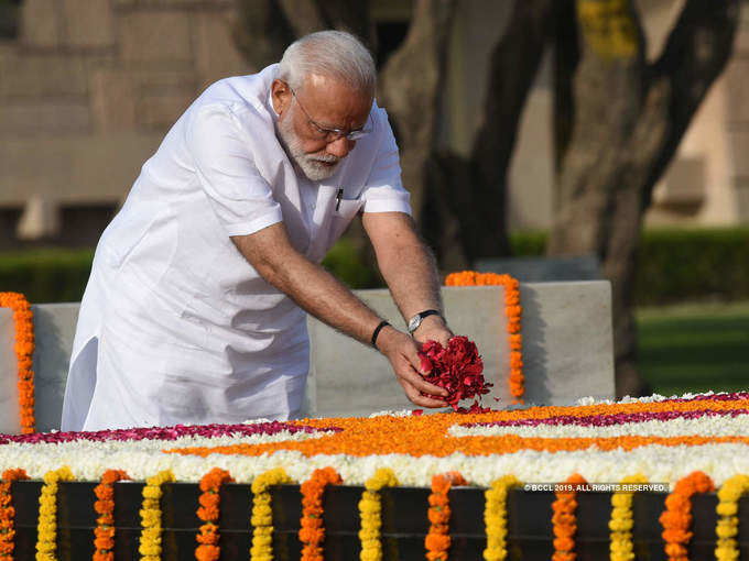 PM Modi pays tribute to Mahatma Gandhi