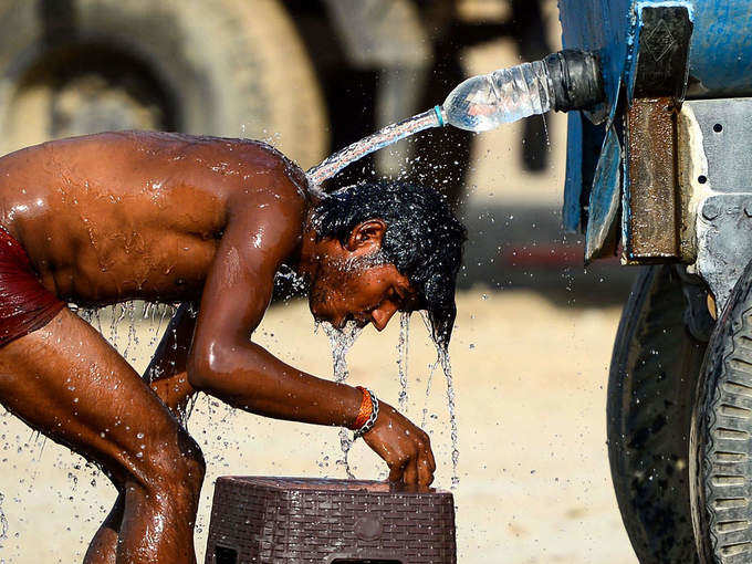 Intense heatwave cripples normal life