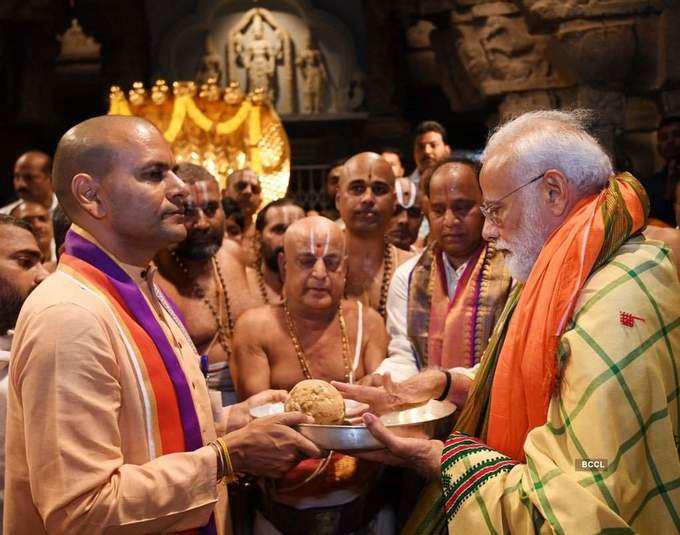 PM Modi offers prayers at Tirupati shrine