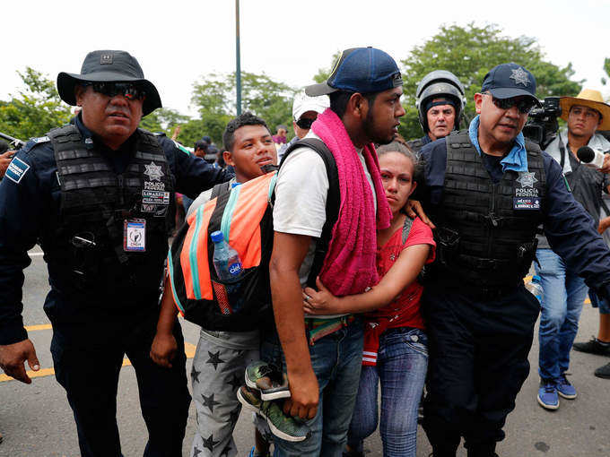 Mexico blocks new caravan of Central American migrants