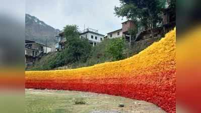 Amazing! વેસ્ટ પ્લાસ્ટિક બોટલોમાંથી બનાવી 1500 ફૂટની દિવાલ