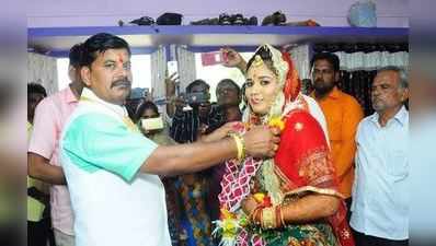 દાહોદઃ 23 વર્ષની BJP મહિલા મોરચાના ઉપપ્રમુખે 45 વર્ષીય જિલ્લા પ્રમુખ સાથે કર્યા લગ્ન