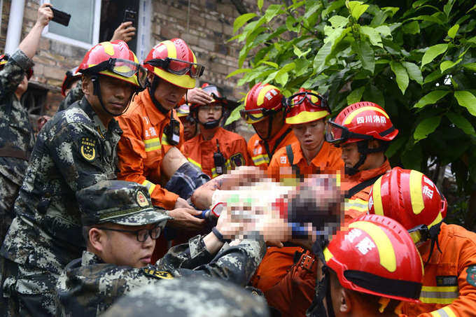 Heart-rending photos from earthquake-hit China