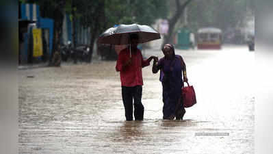 Heavy downpour leads to waterlogging, traffic jam in Mumbai 