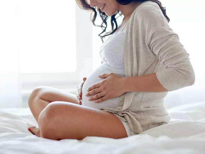 ​तुलसी खाने के नुकसान- गर्भाशय में सिकुड़न हो सकती है