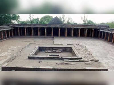 या सरस्वती मंदिरावर हिंदू-मुस्लिम दोघांचा दावा