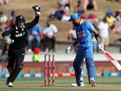 IND vs NZ: भारत पर हैमिल्टन वनडे में धीमी ओवर गति के लिए लगा जुर्माना