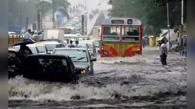 મુંબઈમાં ભારે વરસાદથી જનજીવન ખોરવાયુ, 58 લોકોને રેસક્યુ કરાયા