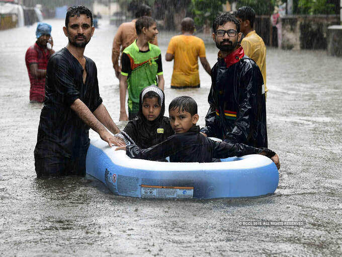 Mumbai Rains: These 40 waterlogging photos show the struggle of Mumbaikars