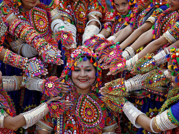 35 Colourful pictures of Navratri celebrations across India