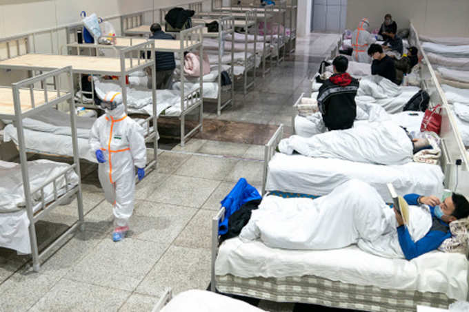 वुहान में प्रदर्शनी स्थलों को अस्पताल में बदल रहा चीन
