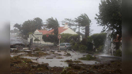 Hurricane Lorenzo batters mid-Atlantic Azores Islands...                                         