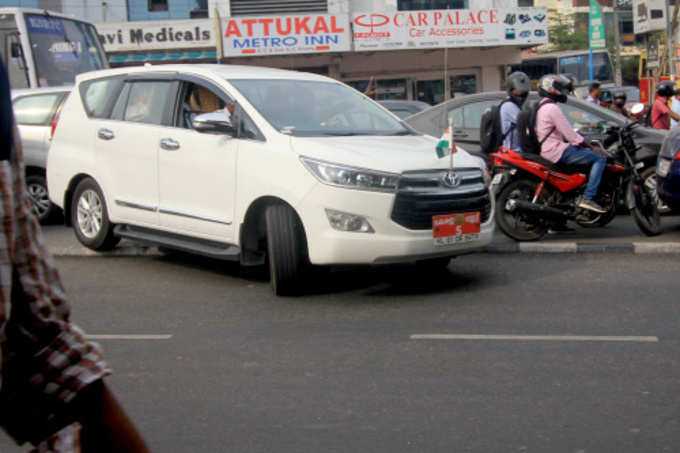 ​പുതിയ കാറുകള്‍ വാങ്ങില്ല