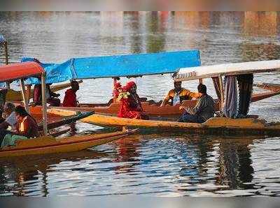 કાશ્મીરમાં પર્યટનને વેગ આપવો હશે તો ટેલિકોમ સેવા સંપૂર્ણપણે ચાલુ કરવી પડશે