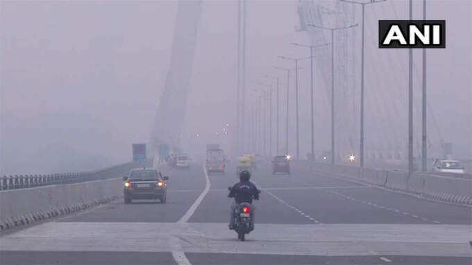 Shocking pictures of thick blanket of smog covering Delhi